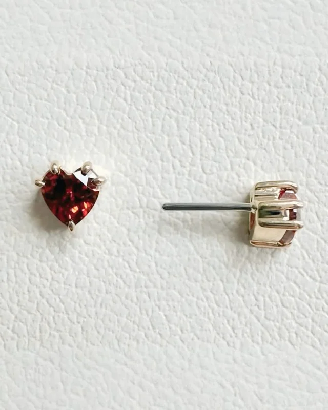 identitybodypiercing202605031421202150016